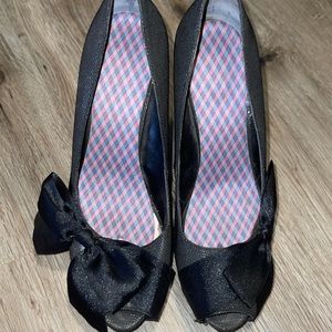 Black bow high heels